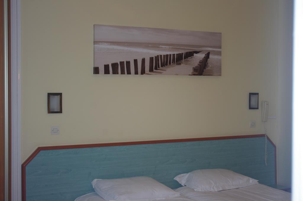 Hotel Des Bains Saint-Jean-le-Thomas Luaran gambar