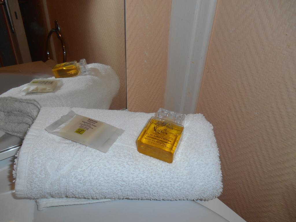 Hotel Des Bains Saint-Jean-le-Thomas Bilik gambar